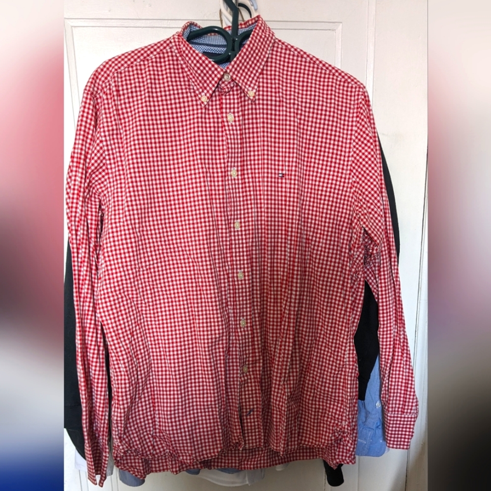 Regular fit XL Tommy Hilfiger button up shirt plaided white and red brand new